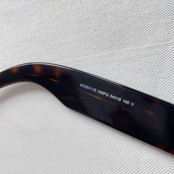 Moschino Havana Gradient tortoiseshell sunglasses - Picture 8 of 8